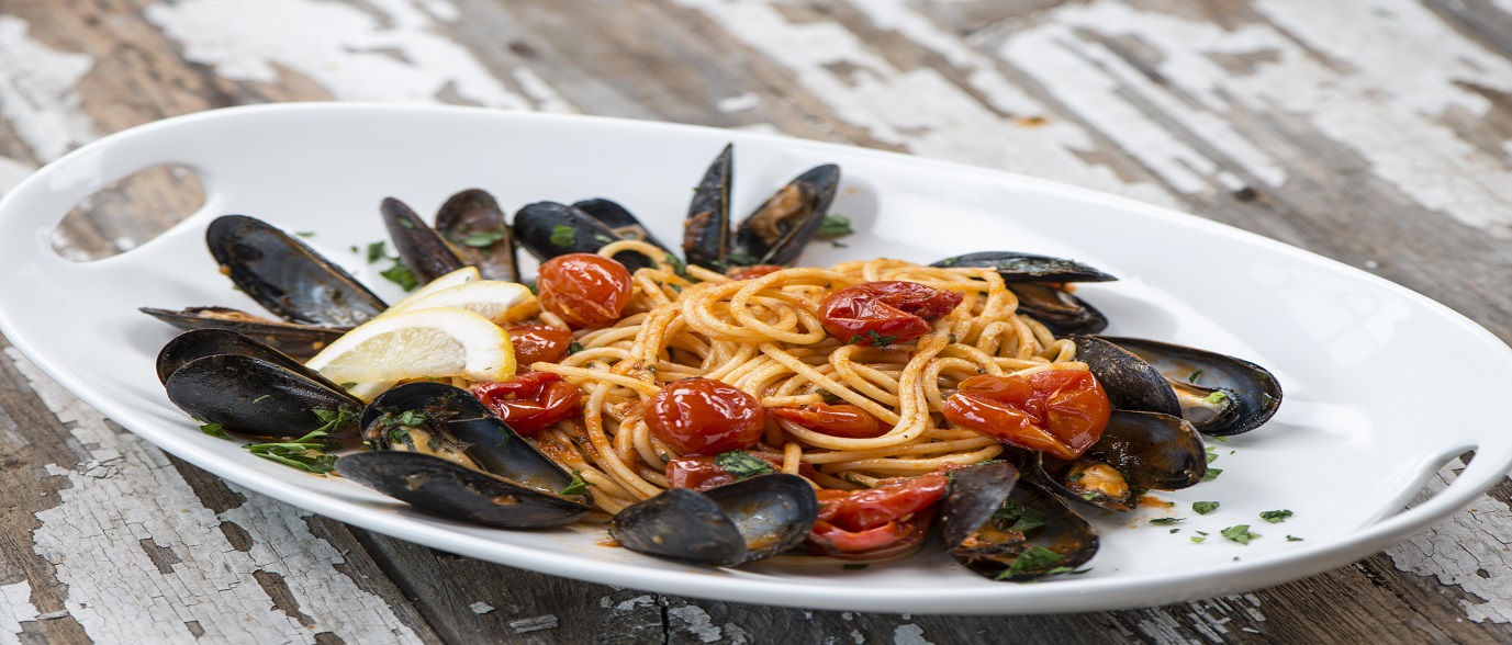 Spaghette alle Cozze (Spaghetti with Mussels) | Carmelina